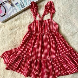 Old Navy’s Casual red and white dress for toddler girls 👧